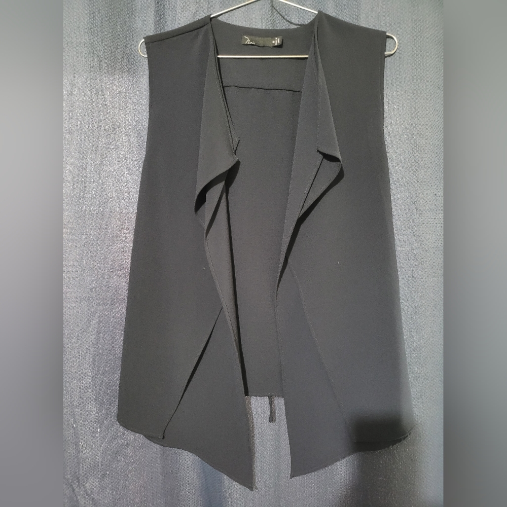 Vest - Picture 2 of 2
